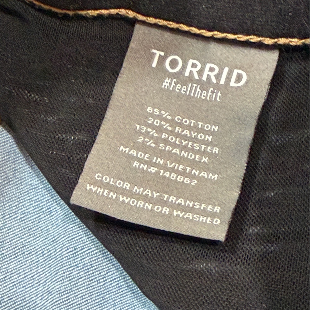 torrid Medium Blue Denim Bombshell Wide Leg Ankle Crop Jeans sz 14 - Picture 8 of 12